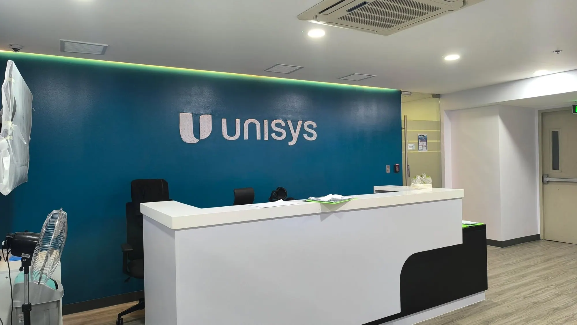 Unisys Office Fitout: photo 4